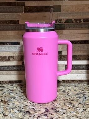 Bubblegum Pink 64oz Stanley tumbler gently used
